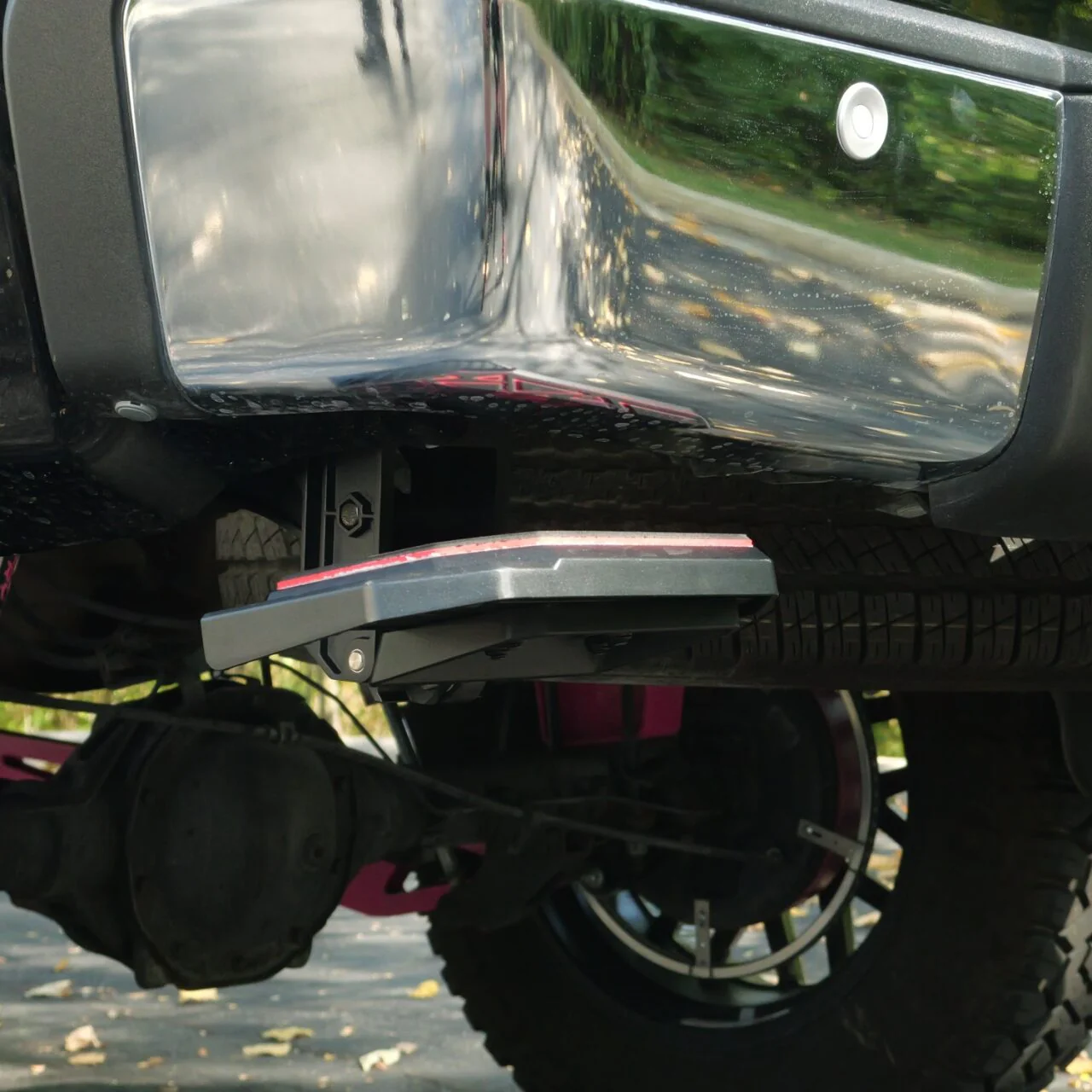 Chevy Silverado/GMC Sierra 1500/2500/3500 (2007-2014)  Retractable Bed Step - Image 7