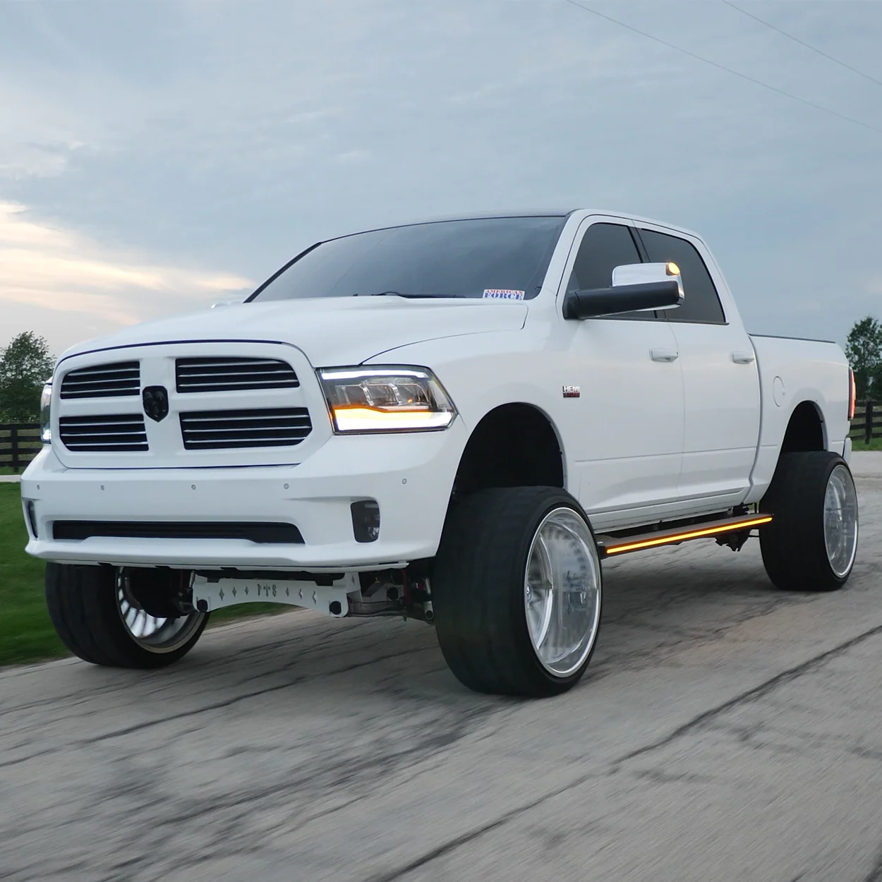 Lumastep M1 Light Up Running Boards | 2009-2018 Dodge Ram 1500 - Image 15
