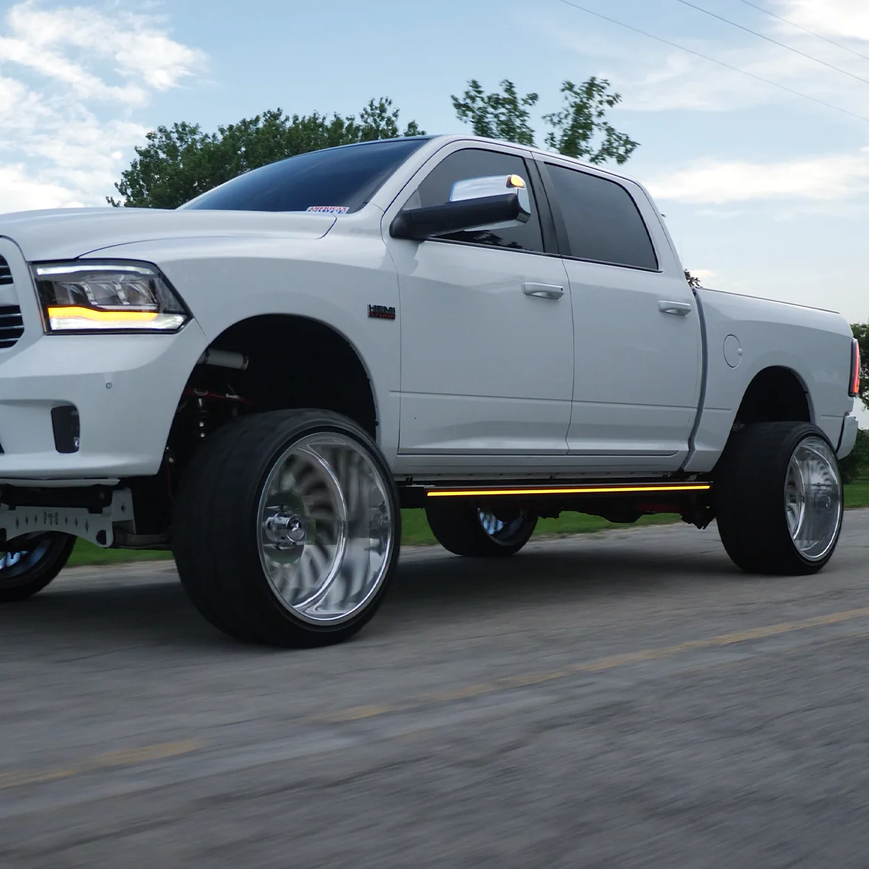 Lumastep M1 Light Up Running Boards | 2009-2018 Dodge Ram 1500 - Image 16