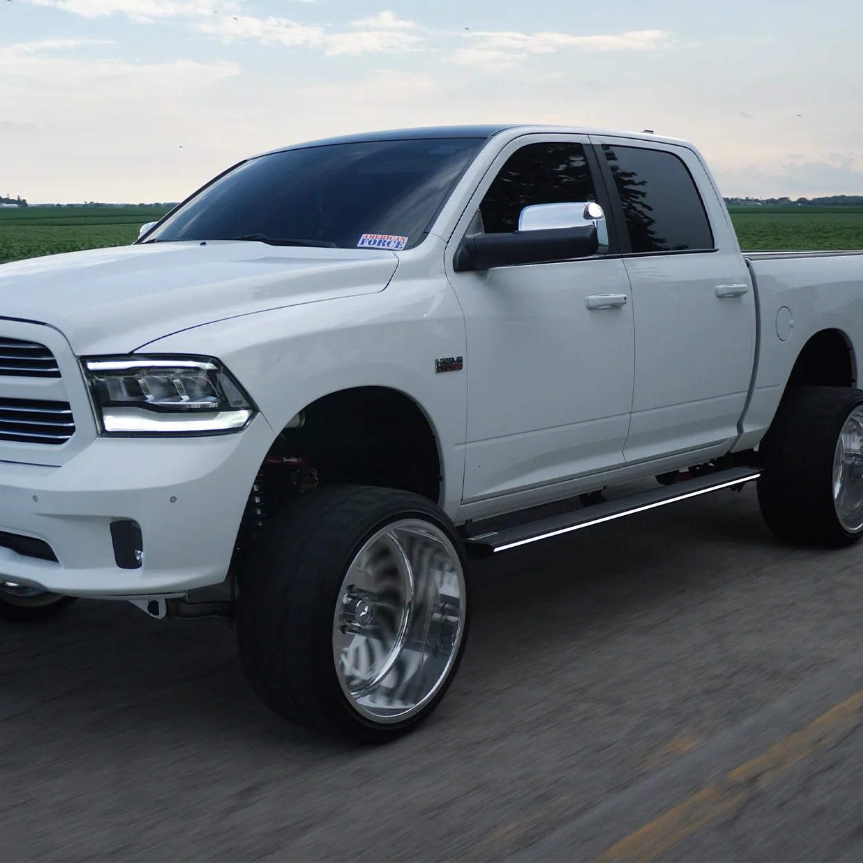 Lumastep M1 Light Up Running Boards | 2010-2018 Dodge Ram 2500/3500 - Image 11