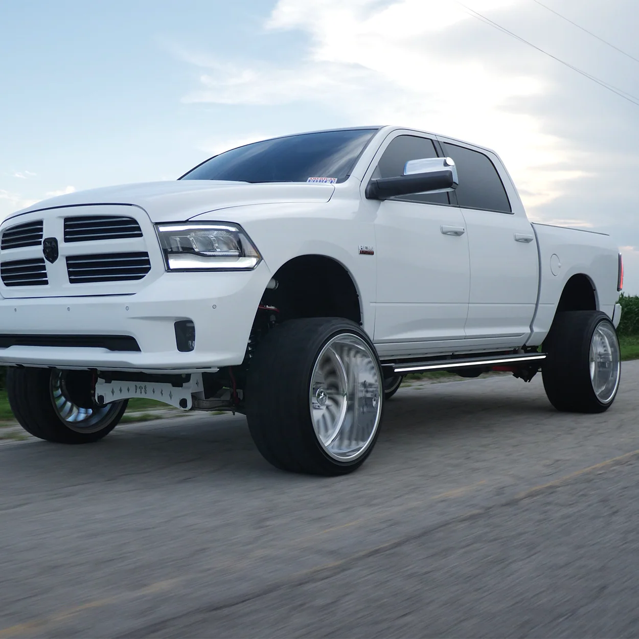 Lumastep M1 Light Up Running Boards | 2010-2018 Dodge Ram 2500/3500 - Image 13