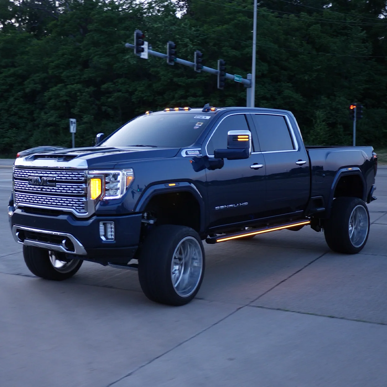 Lumastep M1 Light Up Running Boards | 2020-2026 Chevy Silverado & GMC Sierra 2500/3500 - Image 13