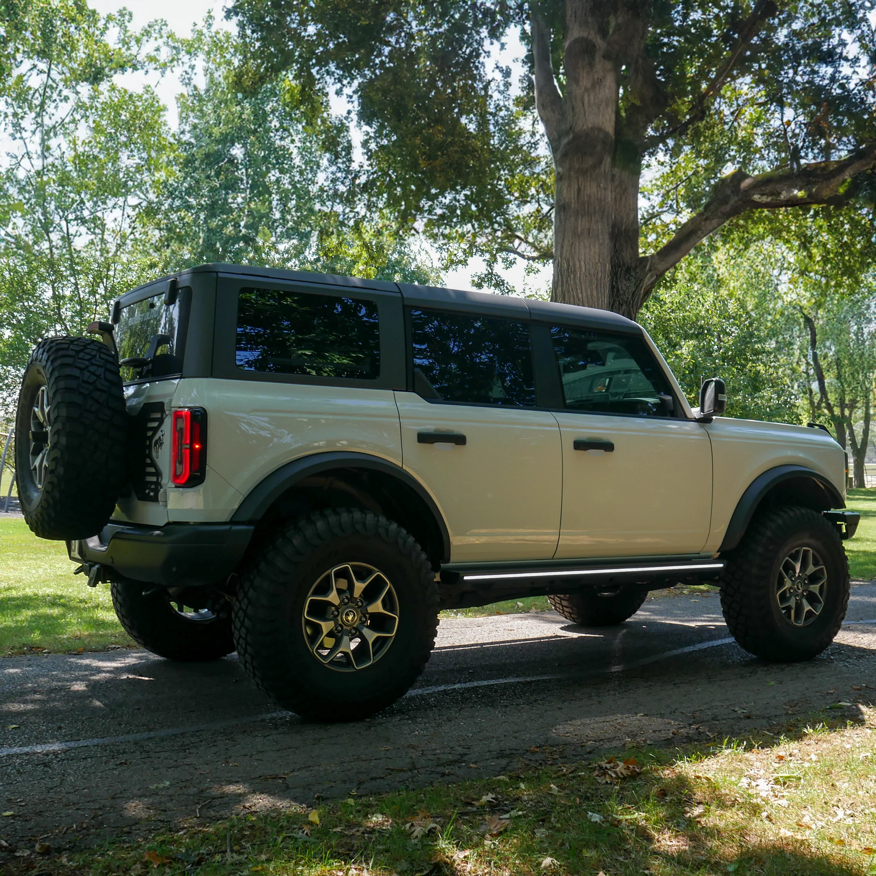 Lumastep M1 Light Up Running Boards | 2021-2026 Ford Bronco - Image 8