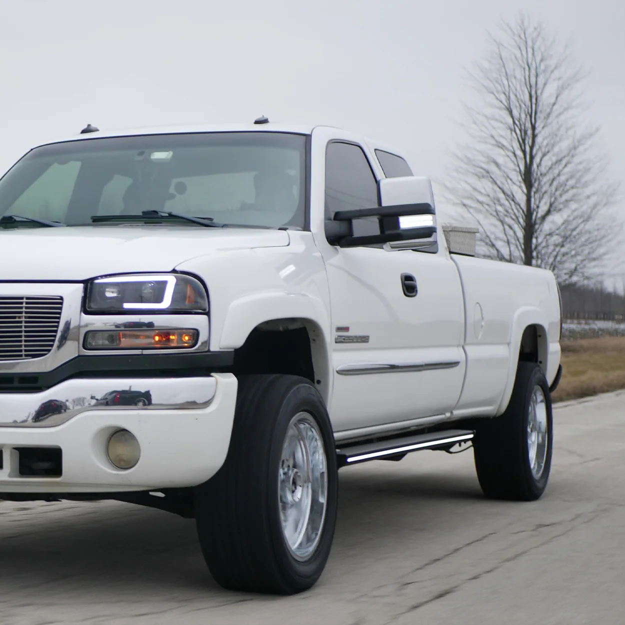 Lumastep M1 Light Up Running Boards | 1999-2007 Chevy Silverado & GMC Sierra - Image 10