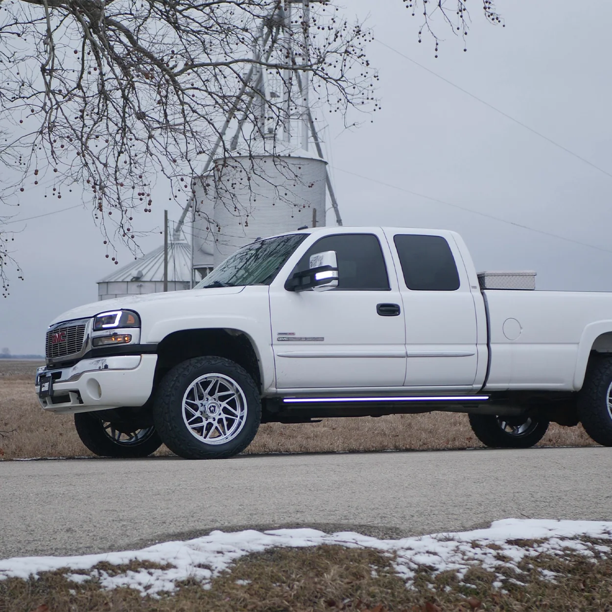 Lumastep M1 Light Up Running Boards | 1999-2007 Chevy Silverado & GMC Sierra - Image 9