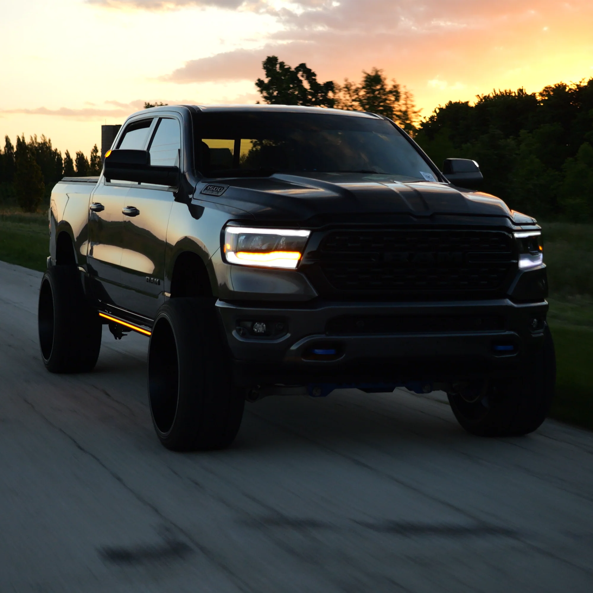 Lumastep M2 Powered Light Up Running Boards | 2019-2024 Dodge Ram 1500 - Image 10