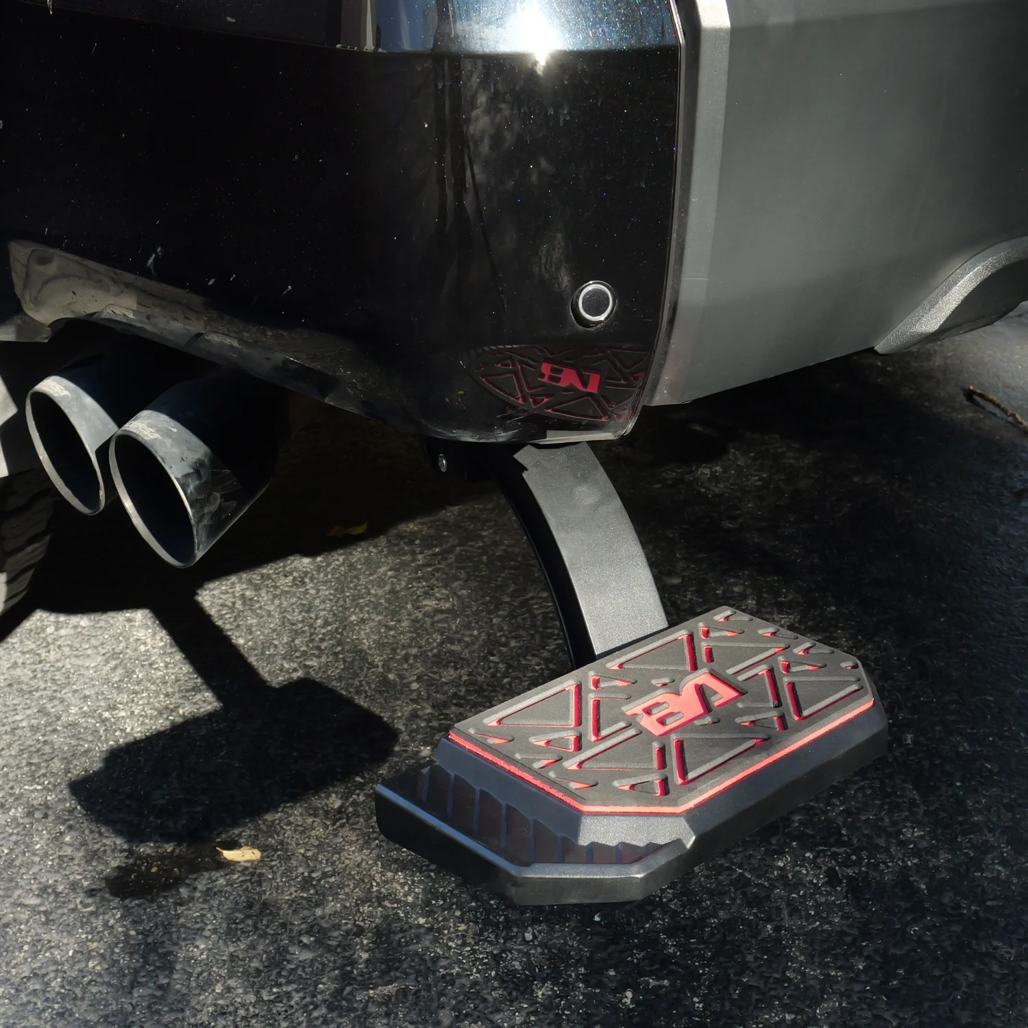 Toyota Tundra (2022-2026) Retractable Bed Step - Image 3
