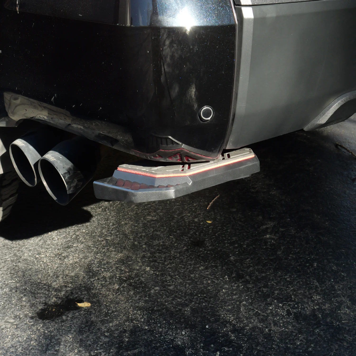 Toyota Tundra (2022-2026) Retractable Bed Step - Image 4