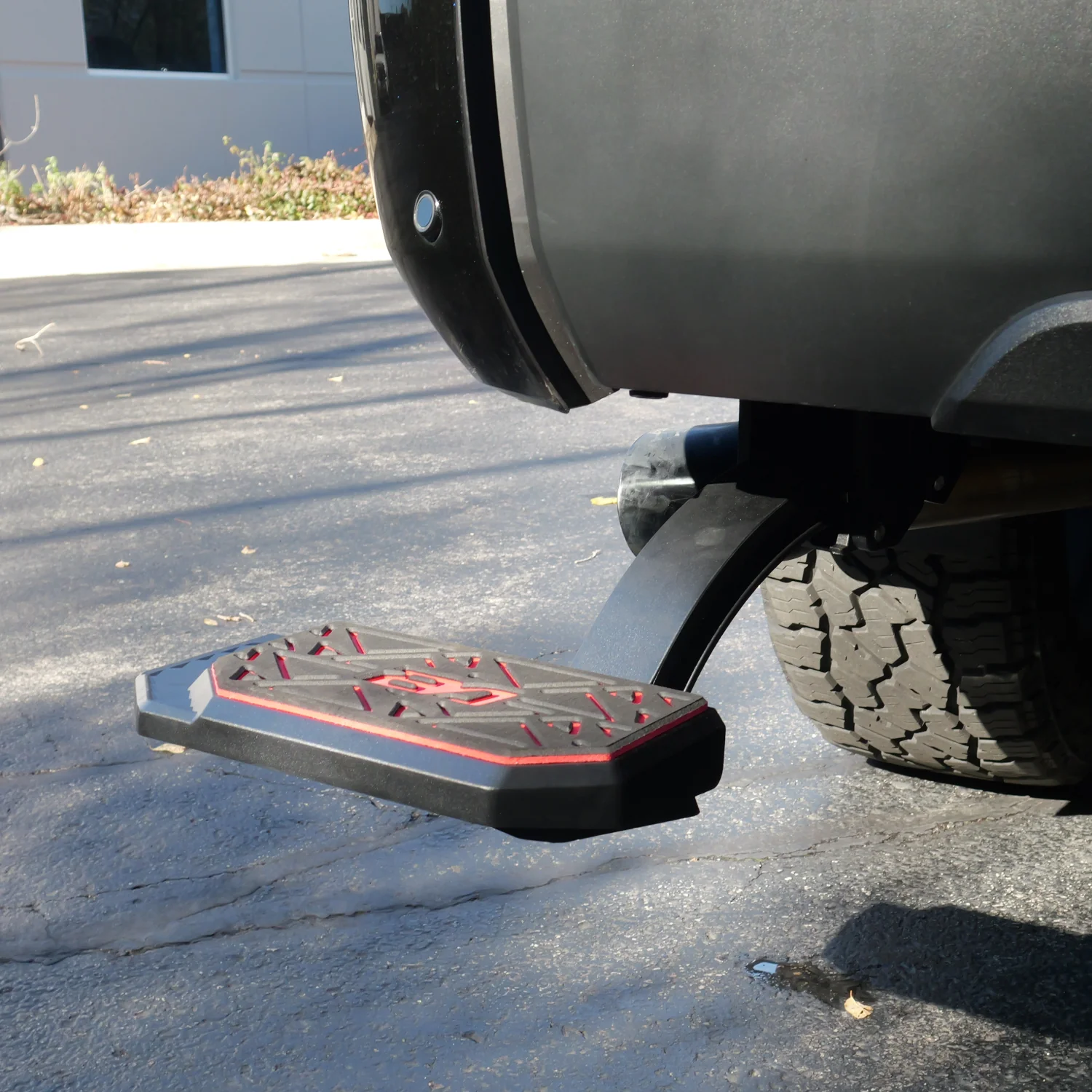 Toyota Tundra (2022-2026) Retractable Bed Step - Image 6